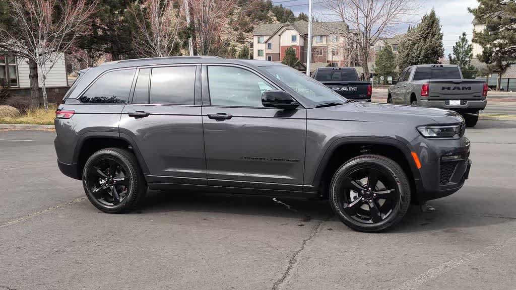 Thumbnail: 2026 Jeep Grand Cherokee - 2