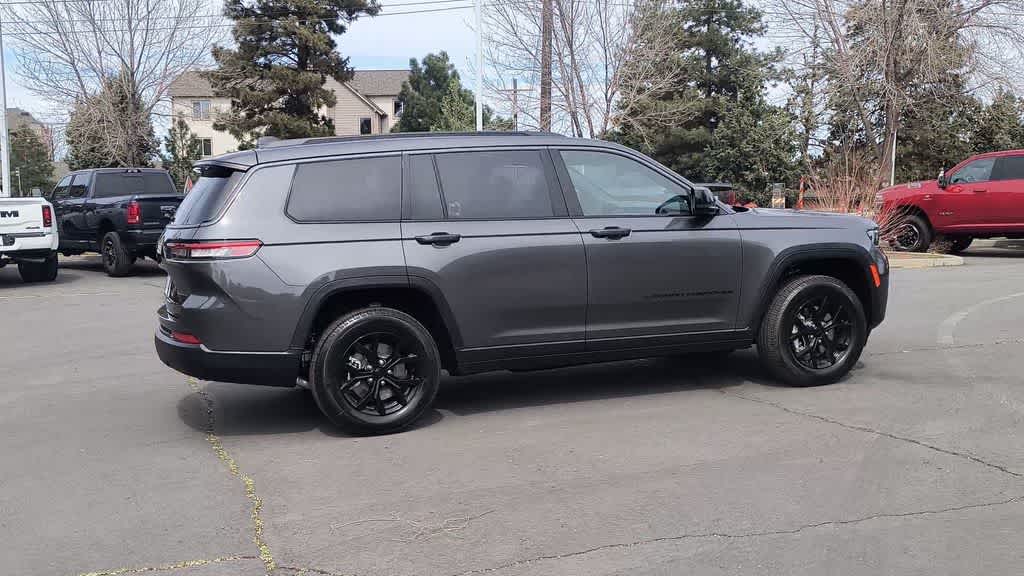 Thumbnail: 2026 Jeep Grand Cherokee L - 9