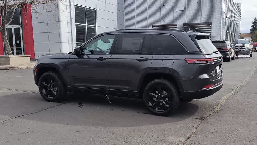 Thumbnail: 2026 Jeep Grand Cherokee - 6