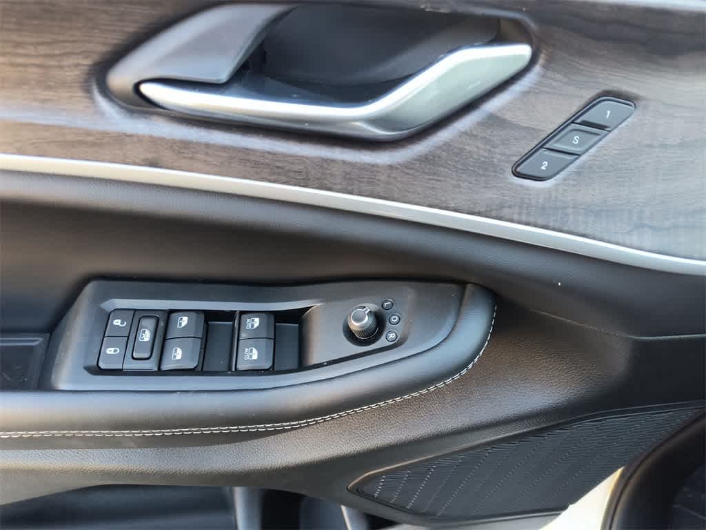 Thumbnail: 2025 Jeep Grand Cherokee - 13