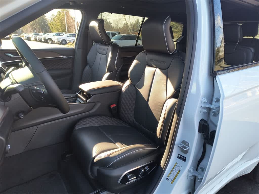 Thumbnail: 2025 Jeep Grand Cherokee - 11