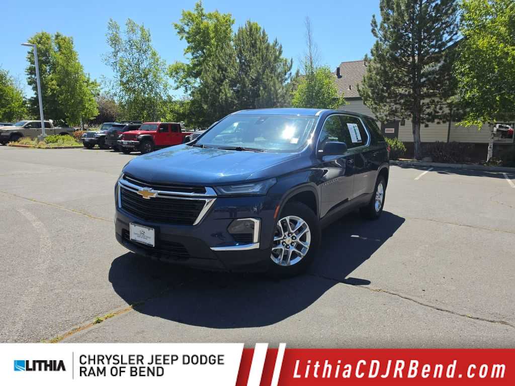 2023 Chevrolet Traverse AWD LS's photo