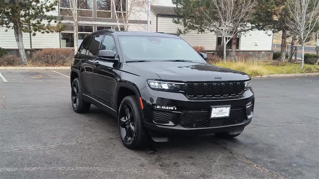 Thumbnail: 2025 Jeep Grand Cherokee - 3