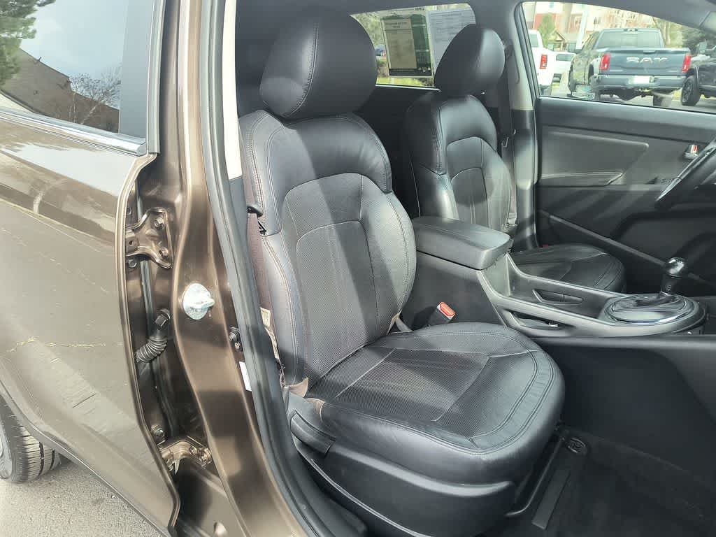 Thumbnail: 2011 Kia Sportage - 25