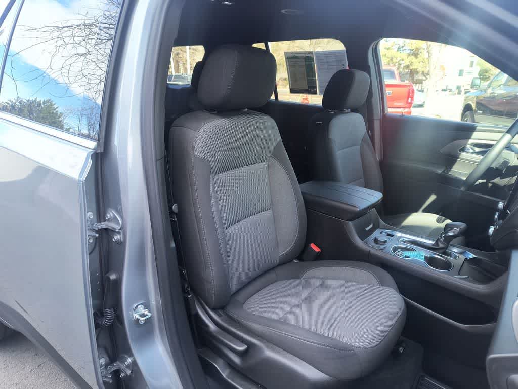 Thumbnail: 2023 Chevrolet Traverse - 24