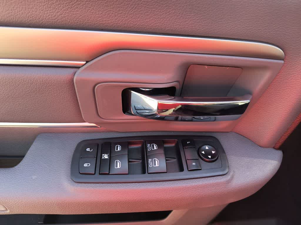 Thumbnail: 2019 RAM 1500 Classic - 13