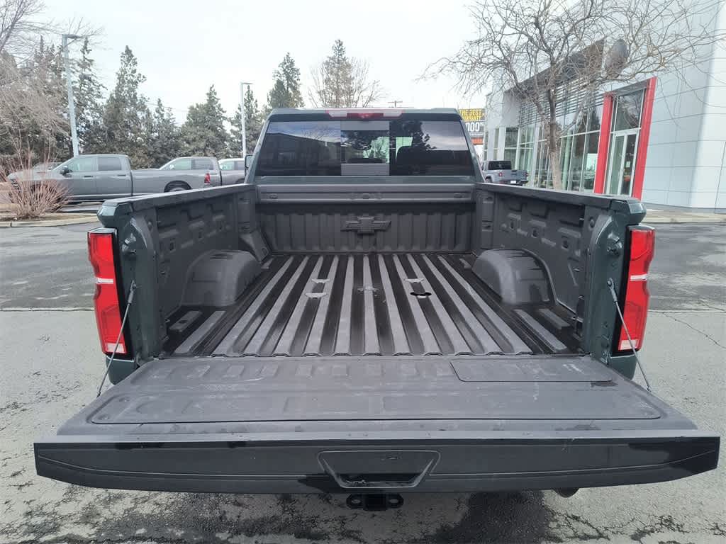 Thumbnail: 2025 Chevrolet Silverado 3500 - 23