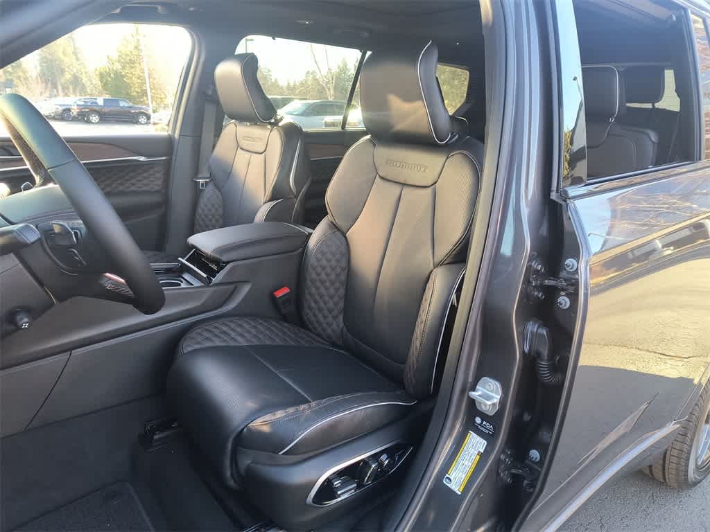 Thumbnail: 2025 Jeep Grand Cherokee L - 11