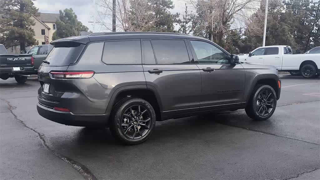 Thumbnail: 2025 Jeep Grand Cherokee - 9