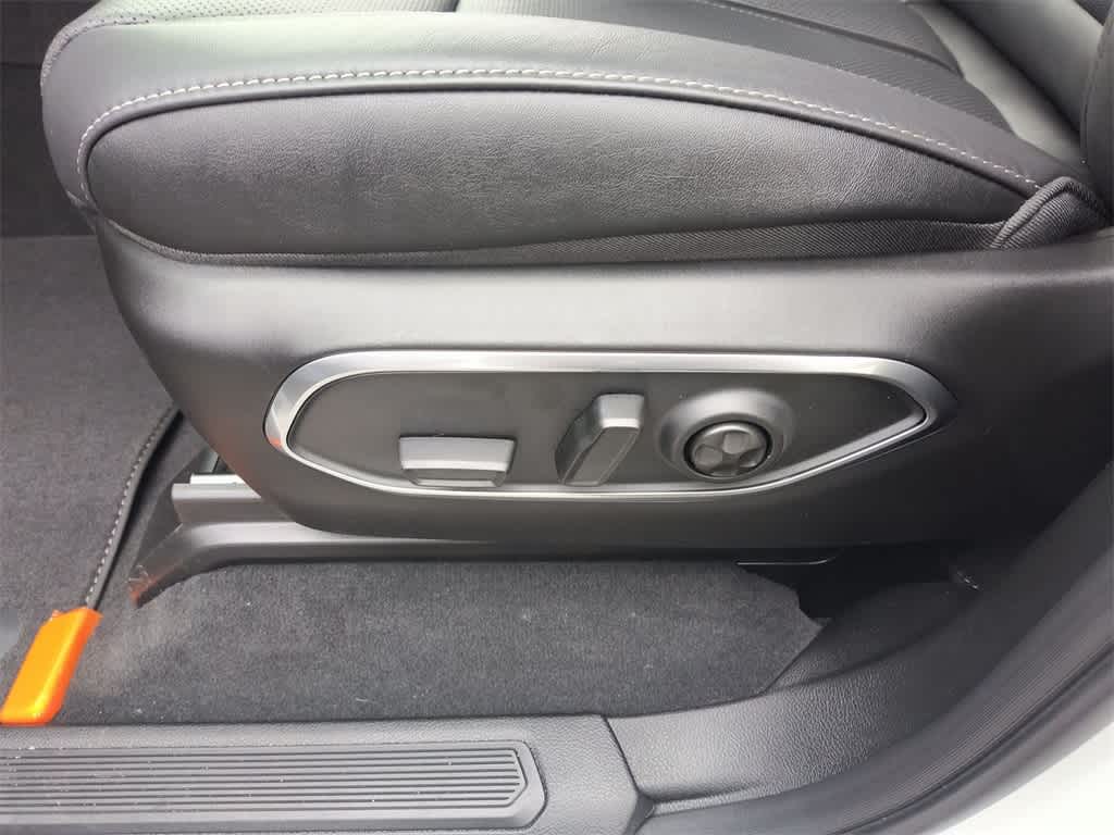 Thumbnail: 2026 Jeep Grand Wagoneer L - 12