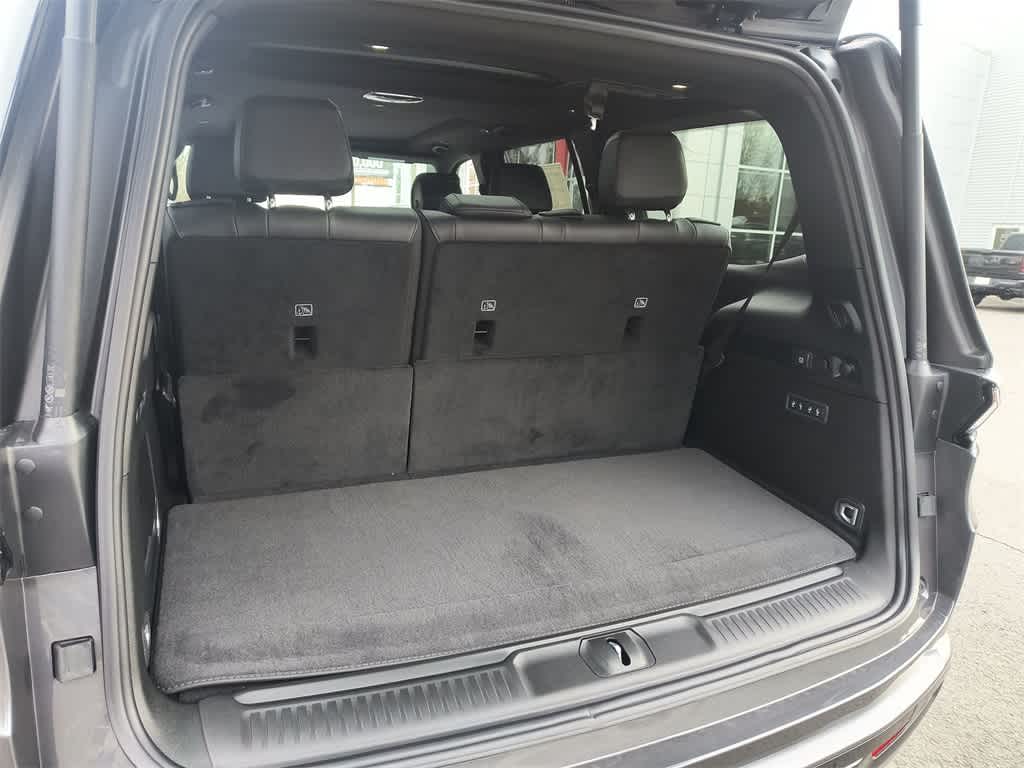 Thumbnail: 2026 Jeep Grand Wagoneer - 25