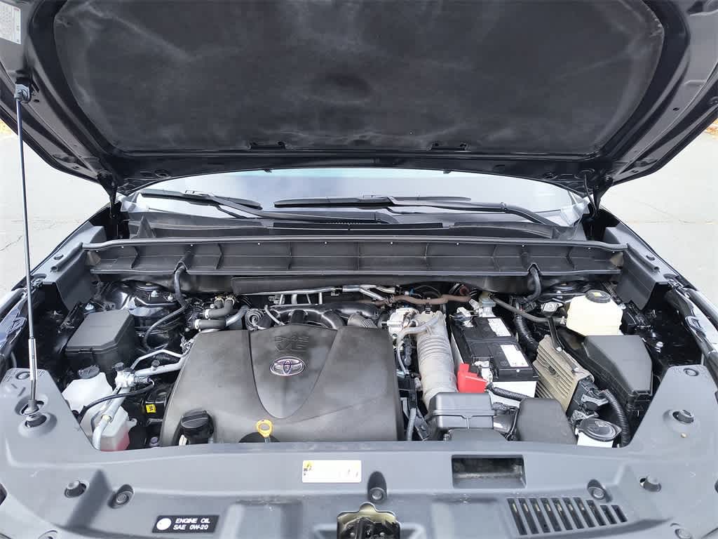 Thumbnail: 2022 Toyota Highlander - 25