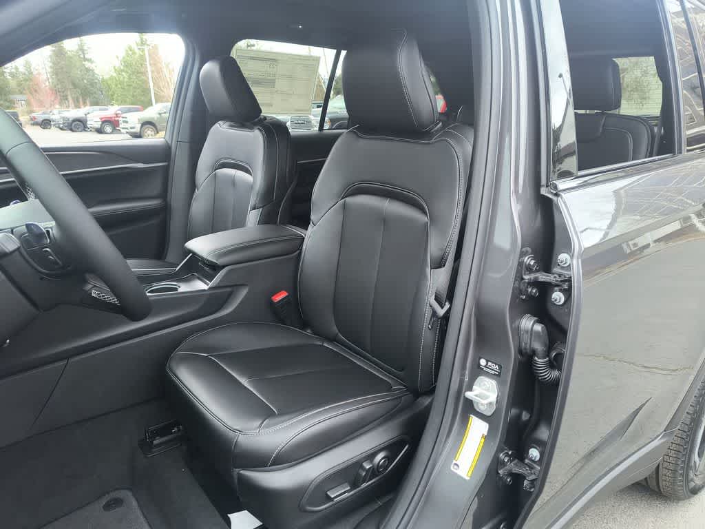 Thumbnail: 2026 Jeep Grand Cherokee - 11