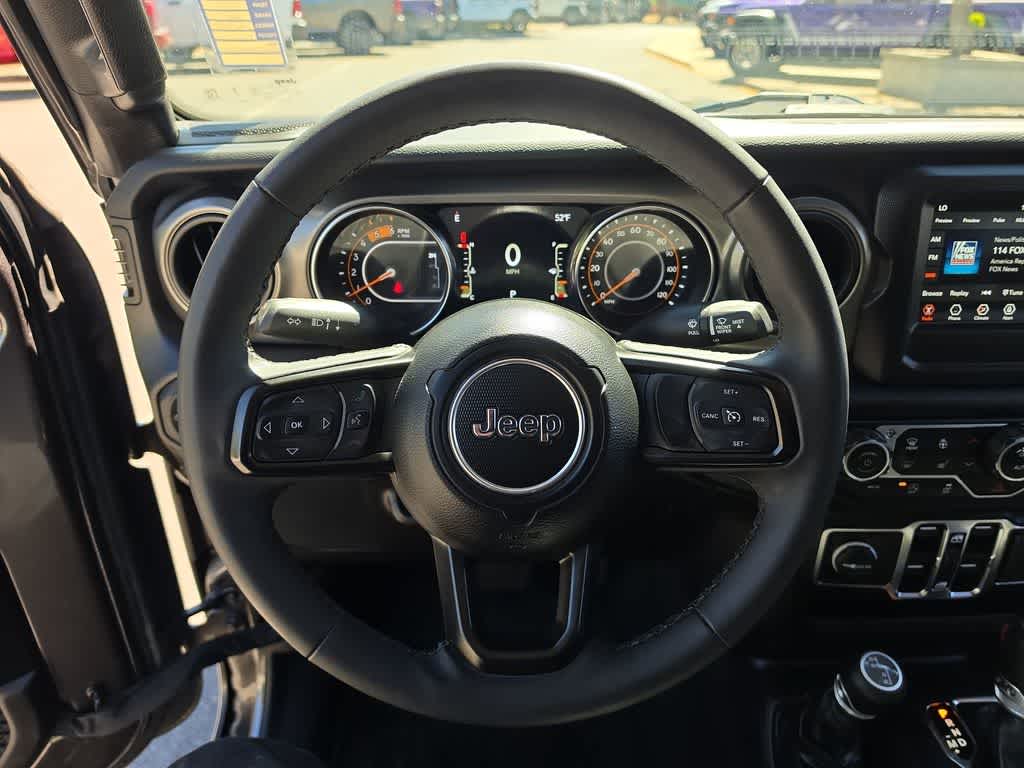 Thumbnail: 2023 Jeep Gladiator - 14