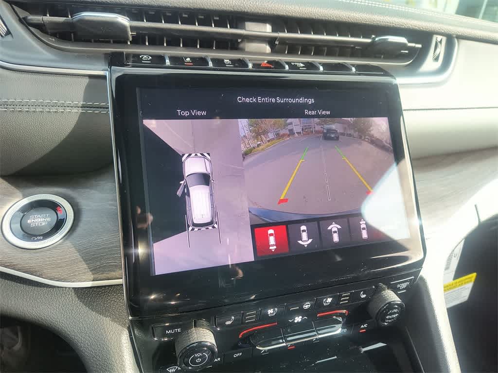 Thumbnail: 2025 Jeep Grand Cherokee - 17