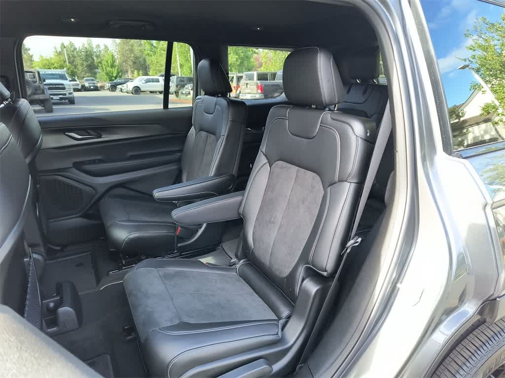 Thumbnail: 2025 Jeep Grand Cherokee - 21