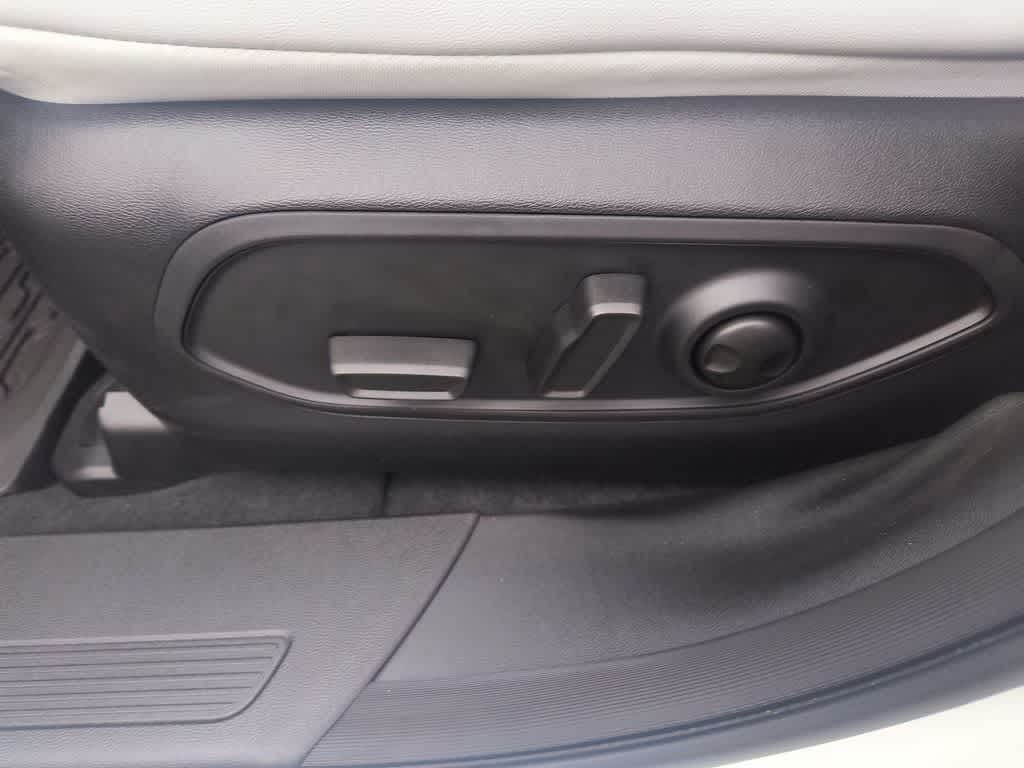 Thumbnail: 2026 Jeep Cherokee - 12