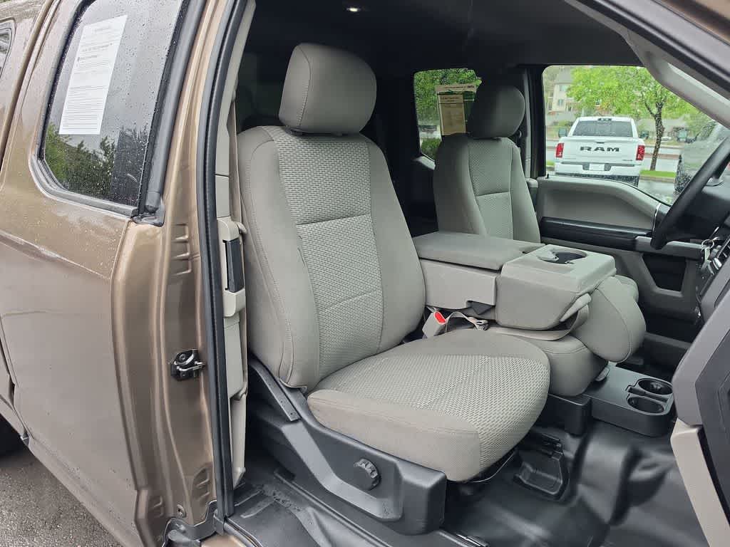 Thumbnail: 2017 Ford F-150 - 21