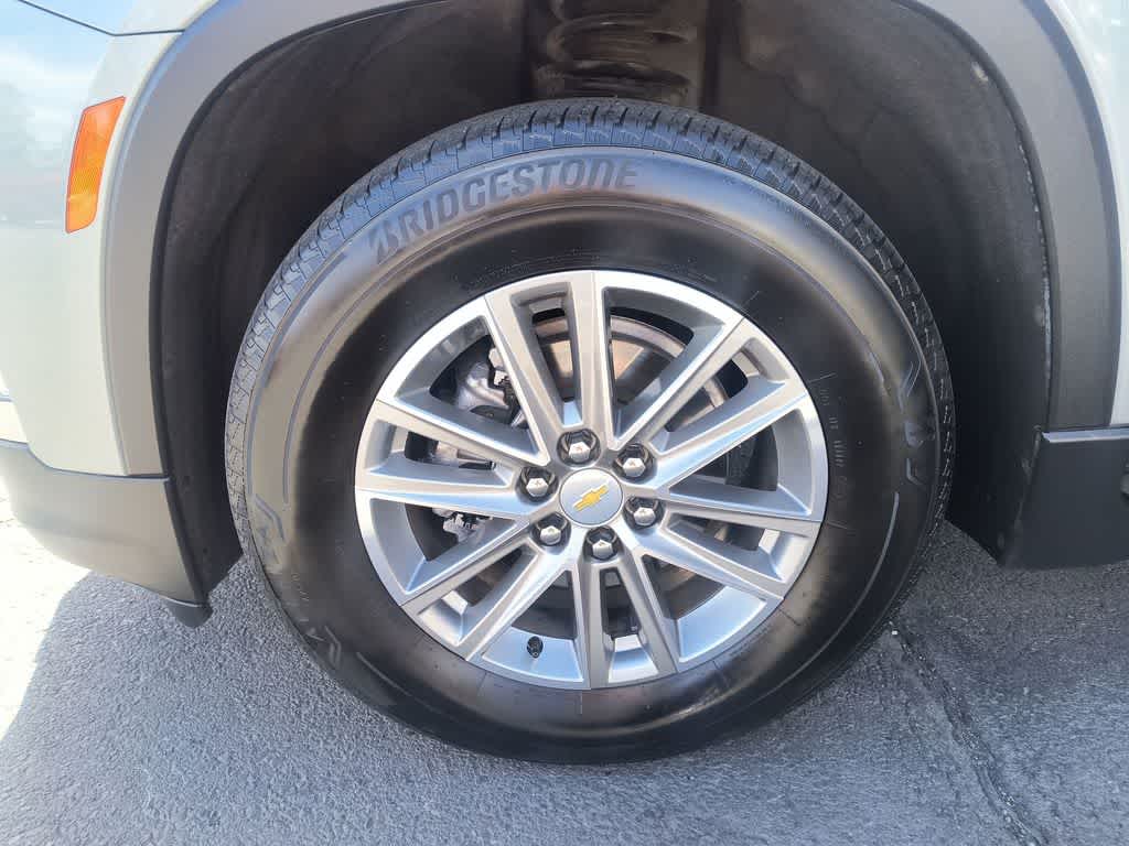 Thumbnail: 2023 Chevrolet Traverse - 10