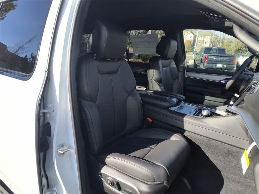 Thumbnail: 2026 Jeep Grand Wagoneer - 26