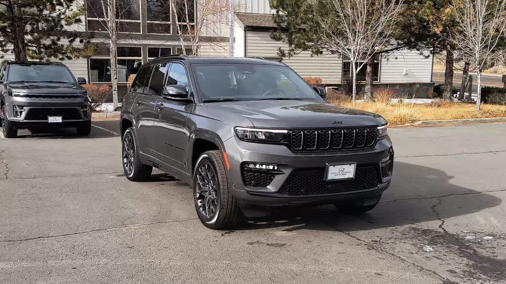 Thumbnail: 2025 Jeep Grand Cherokee - 3