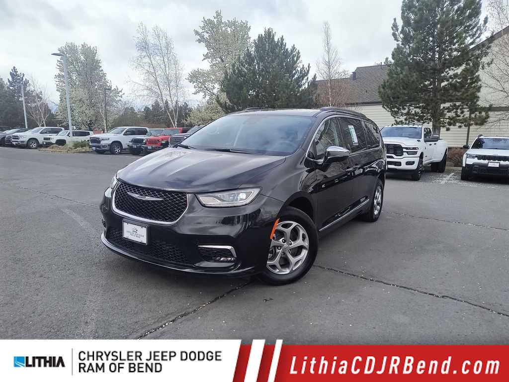 Thumbnail: 2022 Chrysler Pacifica - 1