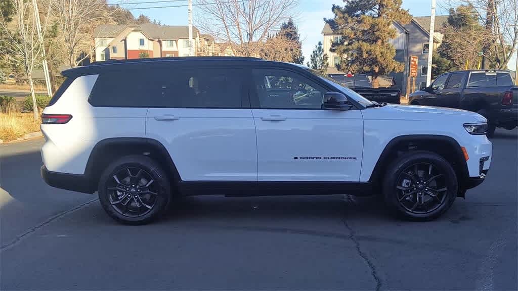 Thumbnail: 2025 Jeep Grand Cherokee - 2