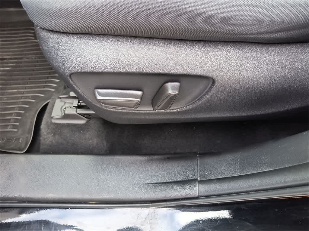 Thumbnail: 2022 Toyota Highlander - 12