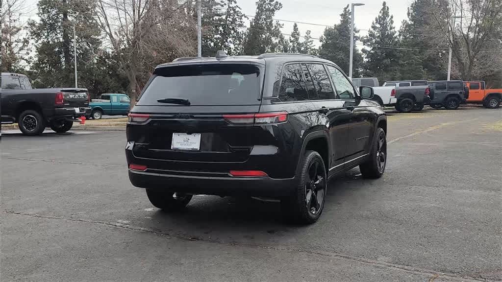 Thumbnail: 2025 Jeep Grand Cherokee - 8