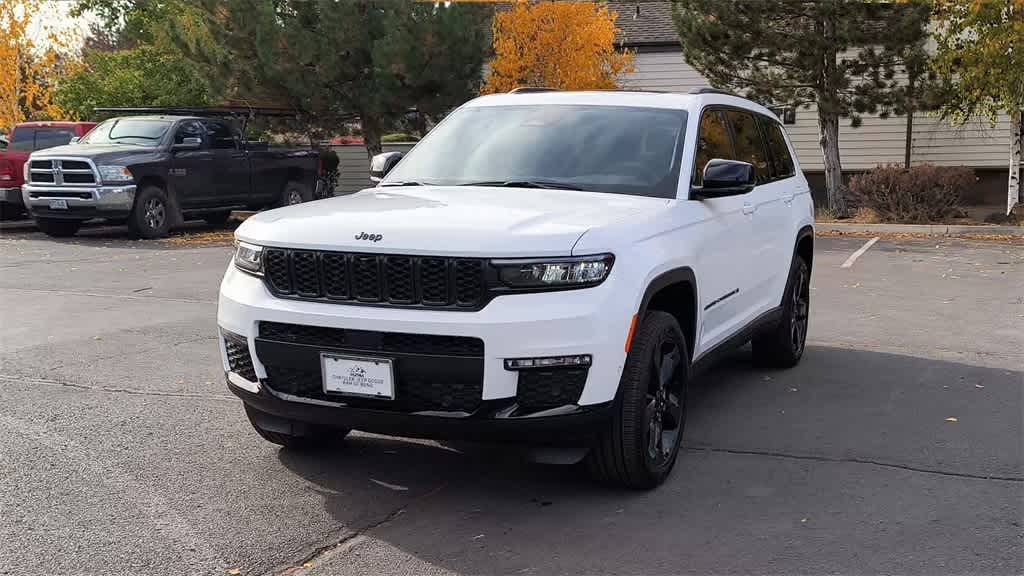 Thumbnail: 2025 Jeep Grand Cherokee - 4