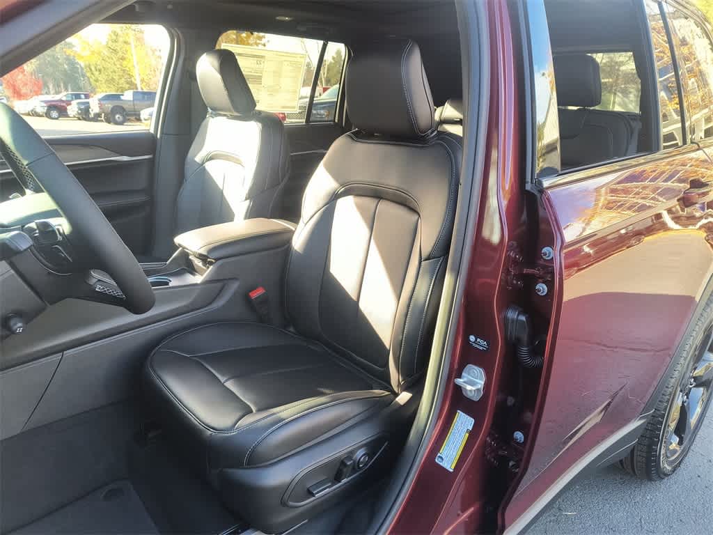 Thumbnail: 2025 Jeep Grand Cherokee - 11