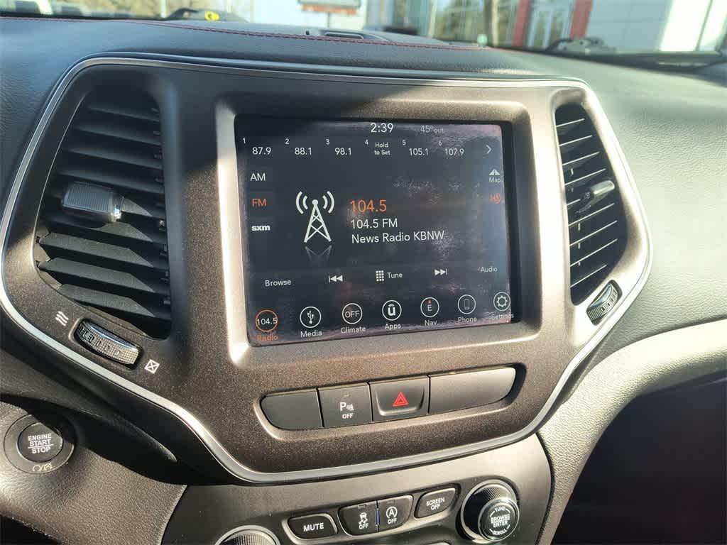 Thumbnail: 2019 Jeep Cherokee - 16