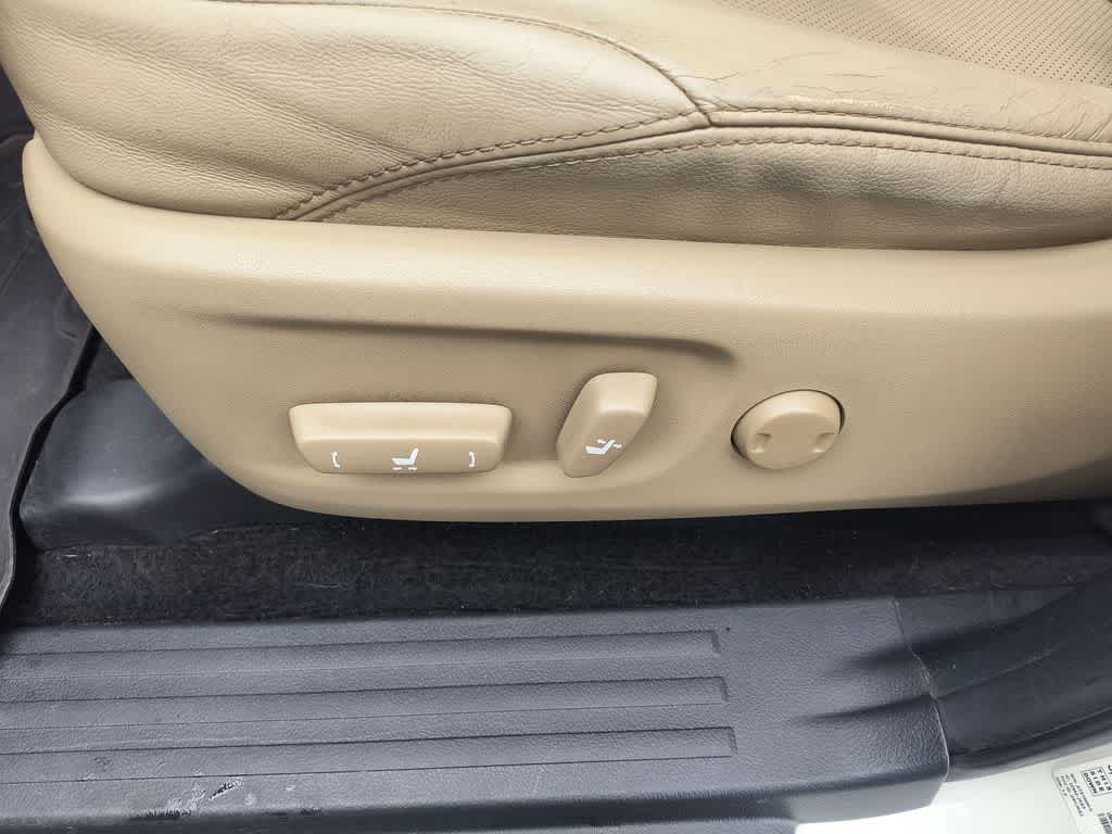 Thumbnail: 2016 Toyota 4Runner - 12