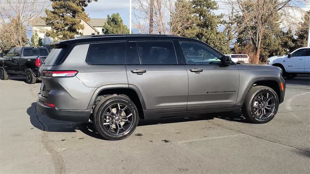 Thumbnail: 2025 Jeep Grand Cherokee L - 9