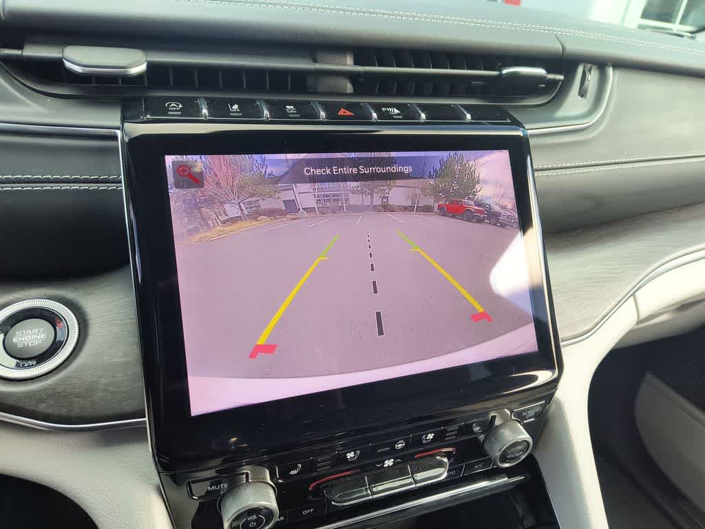 Thumbnail: 2023 Jeep Grand Cherokee - 17