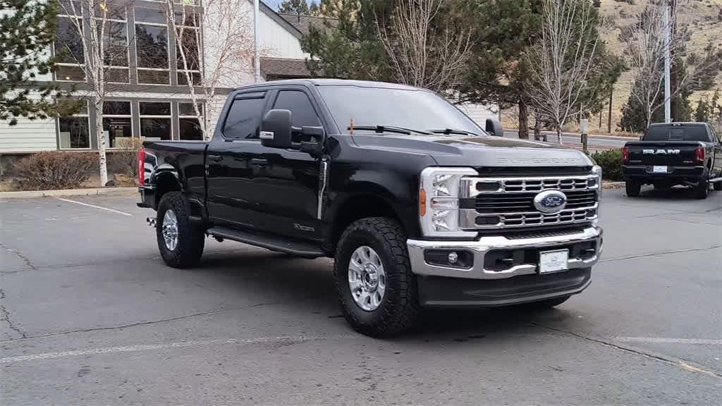 Used 2024 Ford Super Duty F-350 SRW XLT Truck