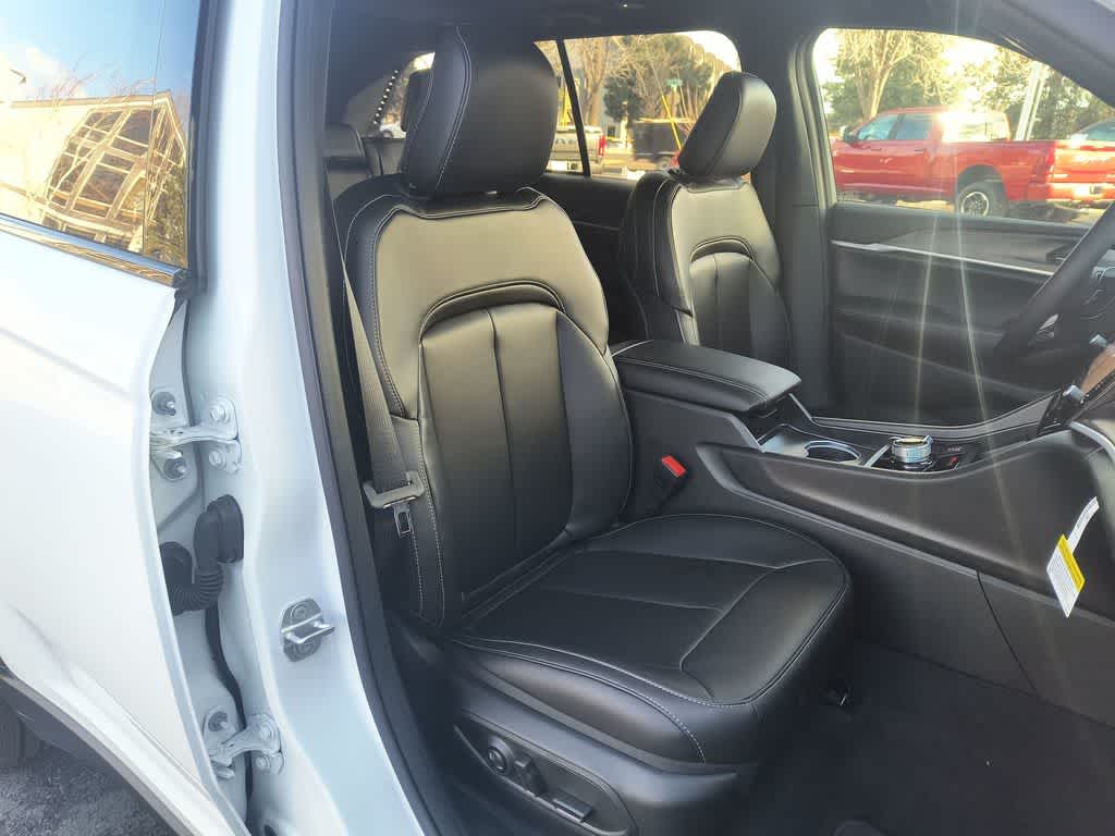 Thumbnail: 2026 Jeep Grand Cherokee - 25