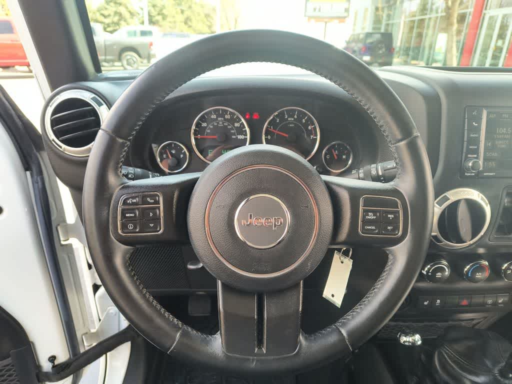 Thumbnail: 2017 Jeep Wrangler - 14