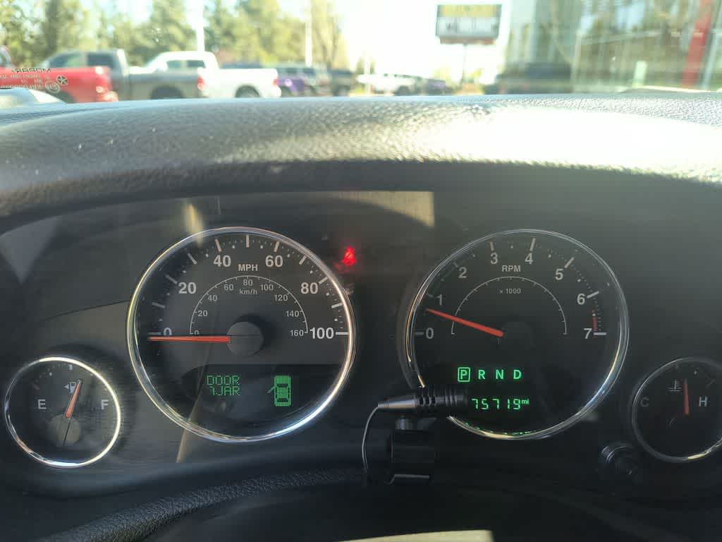 Thumbnail: 2015 Jeep Wrangler - 15