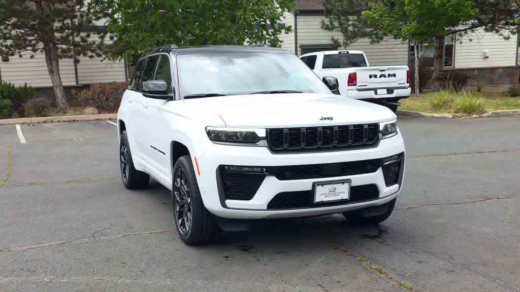 Thumbnail: 2026 Jeep Grand Cherokee - 3