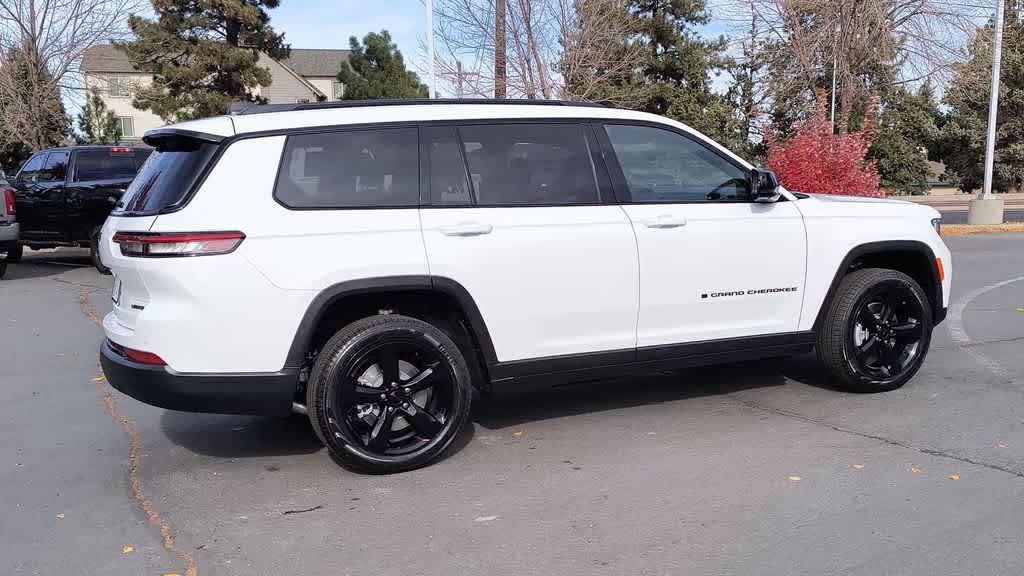 Thumbnail: 2025 Jeep Grand Cherokee L - 9