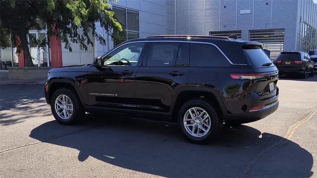 Thumbnail: 2025 Jeep Grand Cherokee - 6