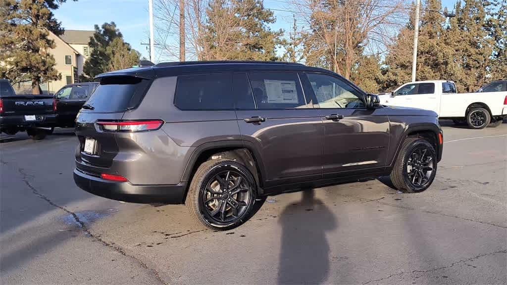 Thumbnail: 2025 Jeep Grand Cherokee - 9