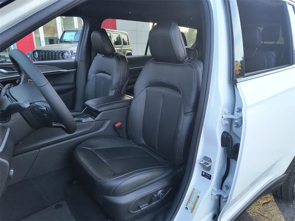 Thumbnail: 2025 Jeep Grand Cherokee L - 11