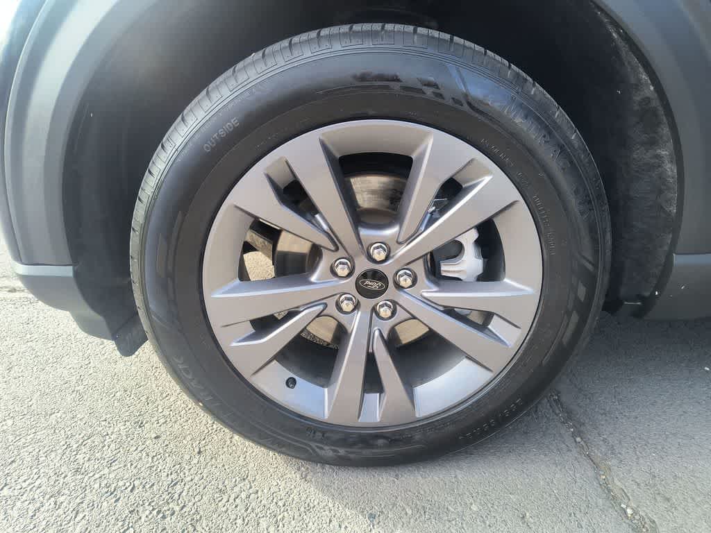 Thumbnail: 2022 Ford Explorer - 10