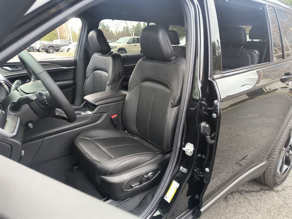 Thumbnail: 2025 Jeep Grand Cherokee L - 11