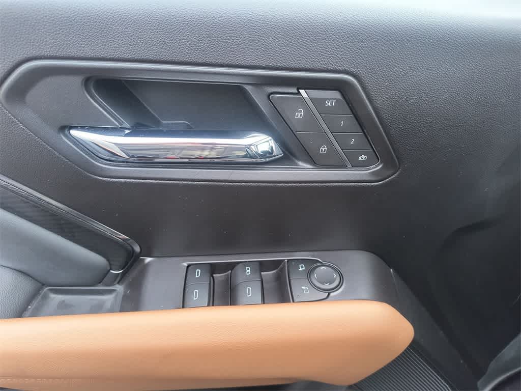 Thumbnail: 2025 GMC Canyon - 13