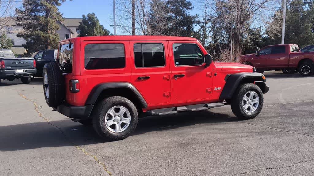 Thumbnail: 2021 Jeep Wrangler - 9