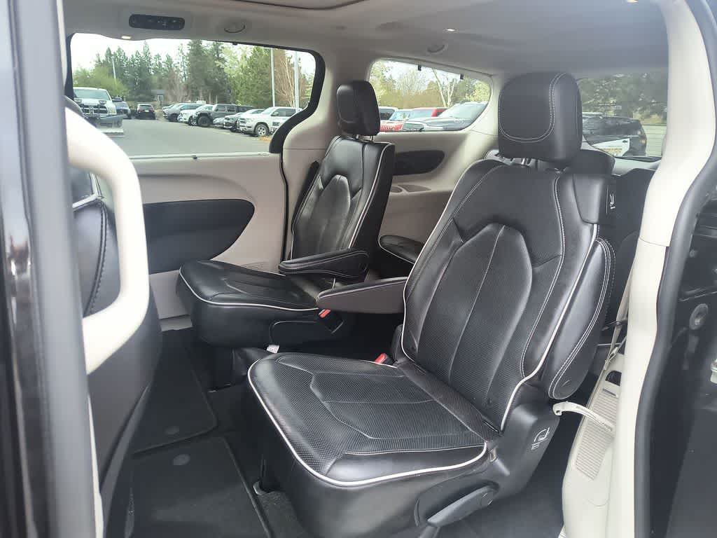 Thumbnail: 2022 Chrysler Pacifica - 23