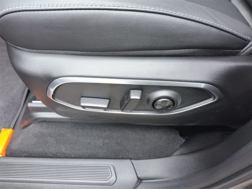 Thumbnail: 2026 Jeep Grand Wagoneer - 12